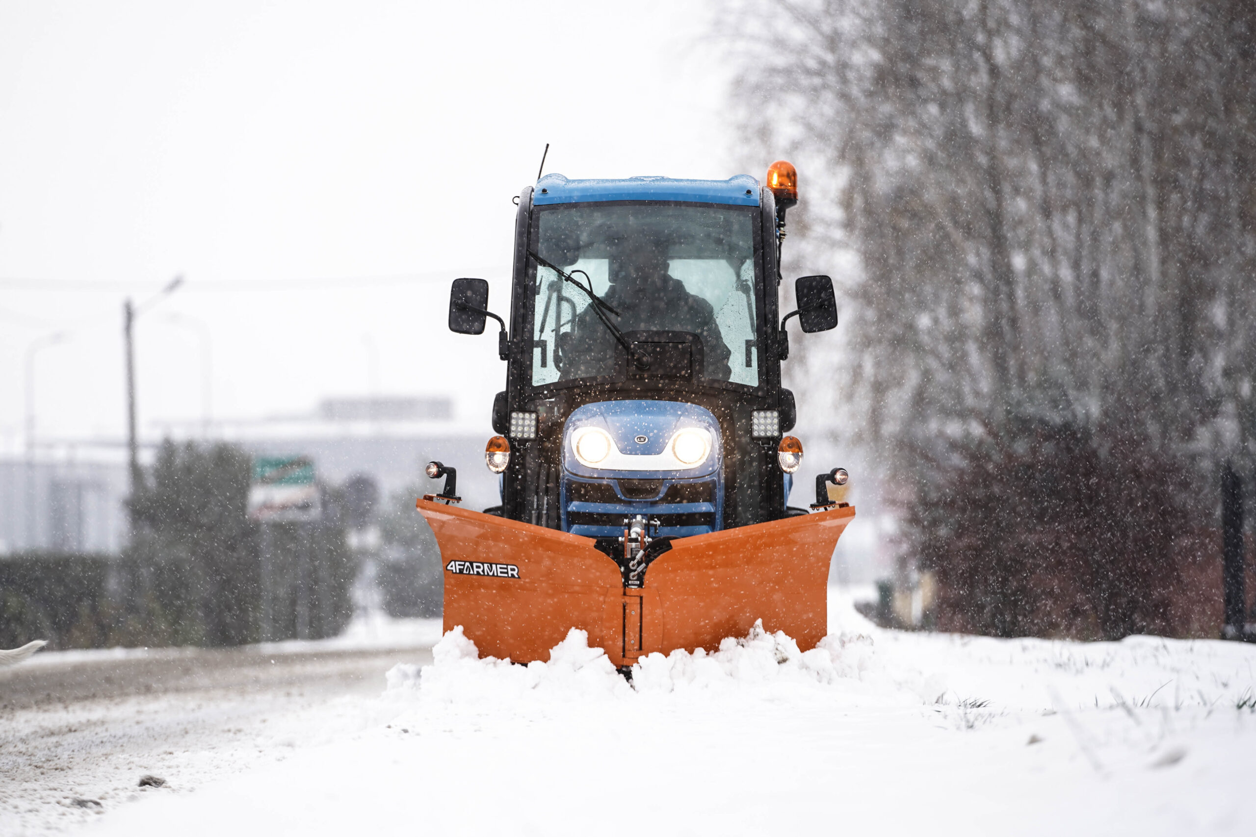 Co je nejlepší pro odklízení sněhu? V zimě se značkou LS Tractor!