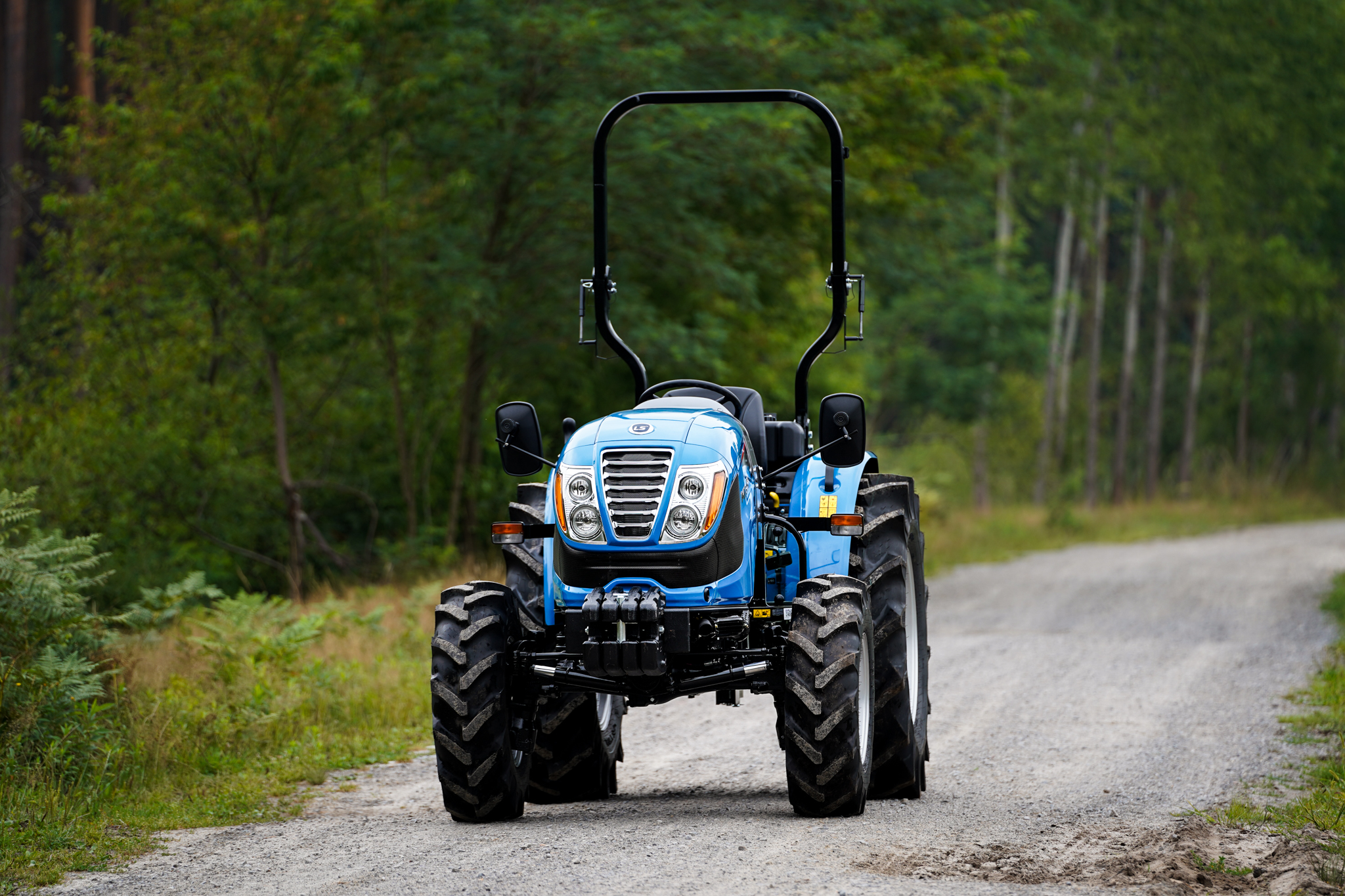 Traktor LS-MT3.50 pro komunální služby